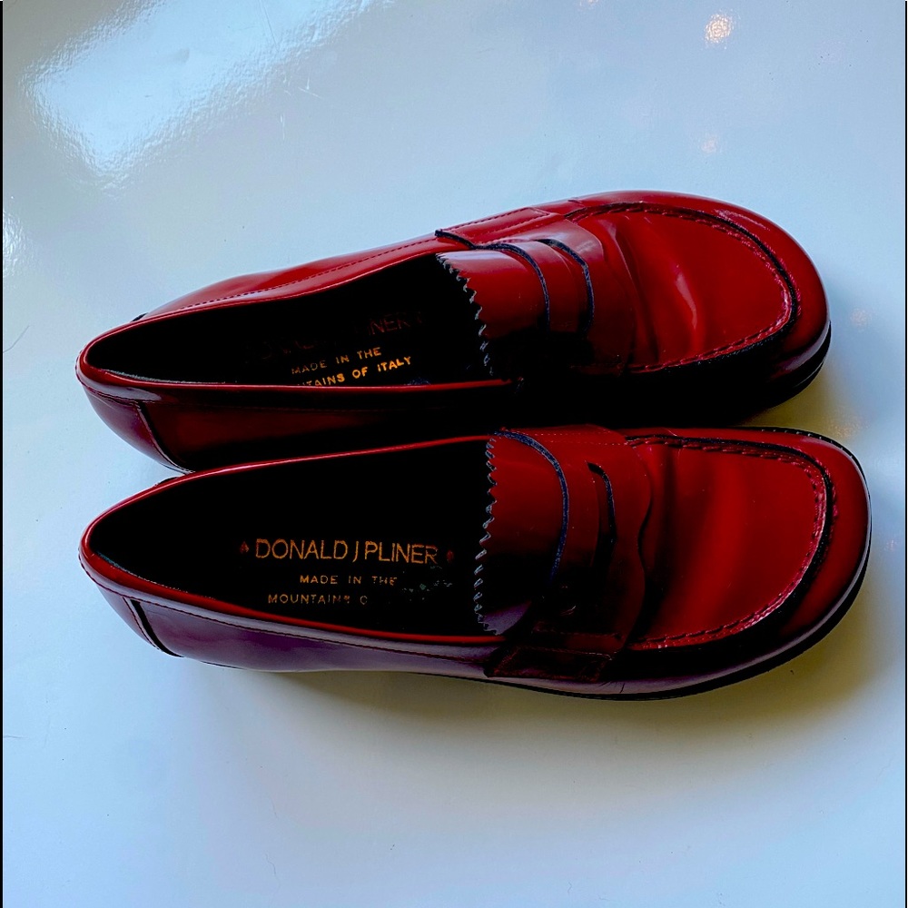 Beautiful red size 6 1/2